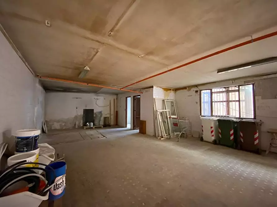 Immagine 27 di Locale commerciale in vendita  in Via Dei Quartieri 21 a Palermo