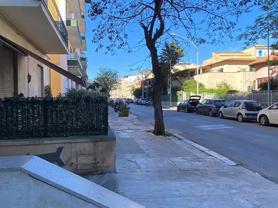 Immagine 36 di Locale commerciale in vendita  in Via Dei Quartieri 21 a Palermo