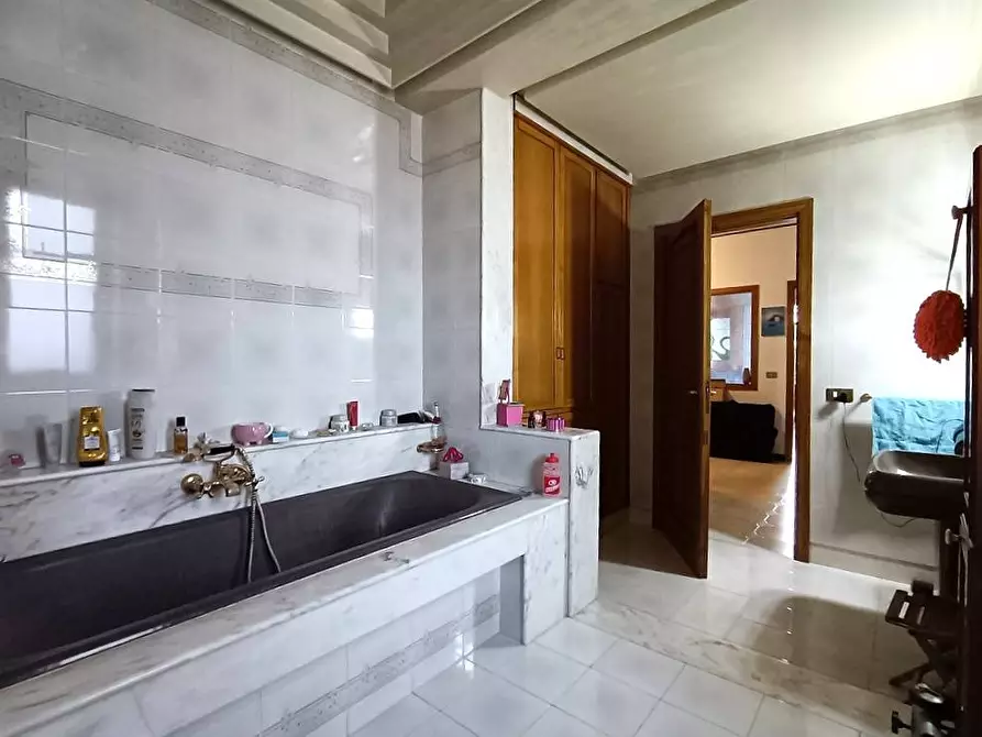 Immagine 27 di Appartamento in vendita  in Via Palmerino 56F a Palermo