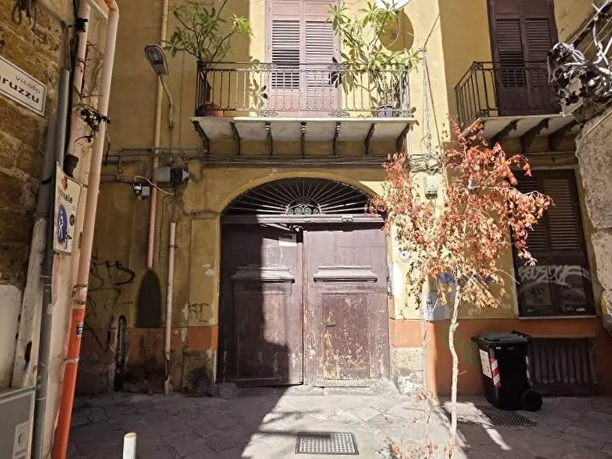 Immagine 3 di Magazzino in vendita  in Via Giacalone 23 a Palermo