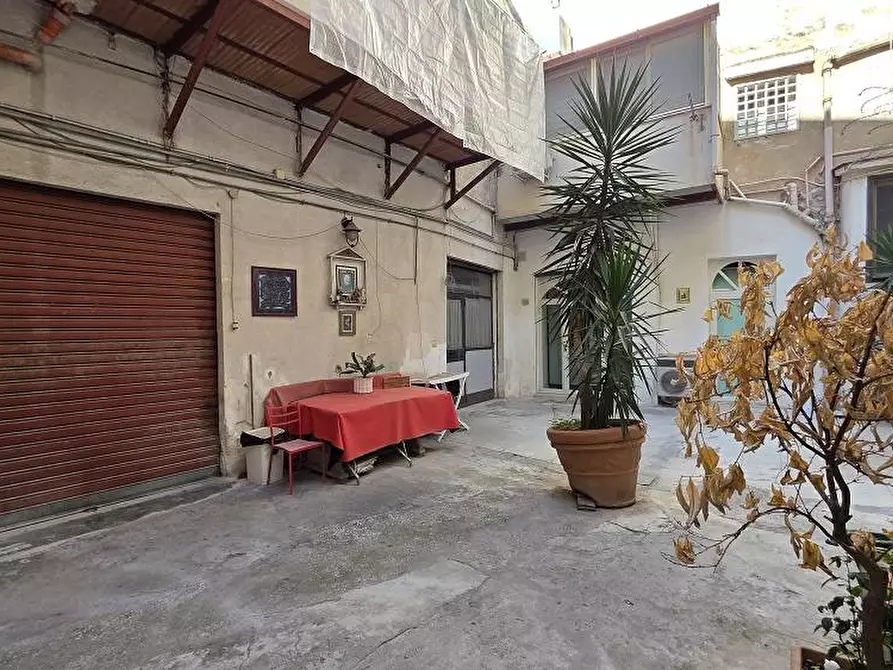 Immagine 4 di Magazzino in vendita  in Via Giacalone 23 a Palermo