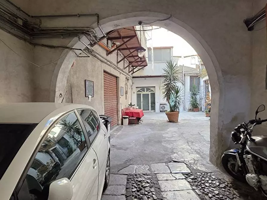 Immagine 10 di Magazzino in vendita  in Via Giacalone 23 a Palermo