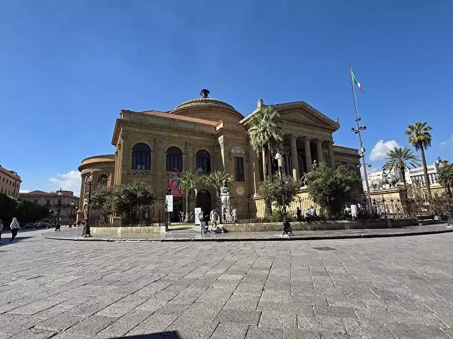 Immagine 12 di Magazzino in vendita  in Via Giacalone 23 a Palermo