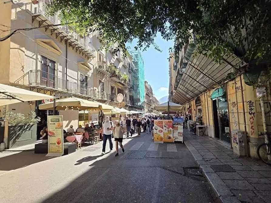 Immagine 13 di Magazzino in vendita  in Via Giacalone 23 a Palermo