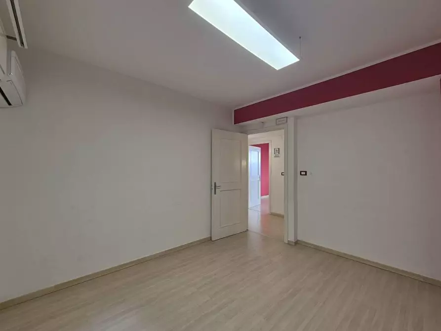 Immagine 11 di Ufficio in vendita  in Via Briuccia 52 a Palermo