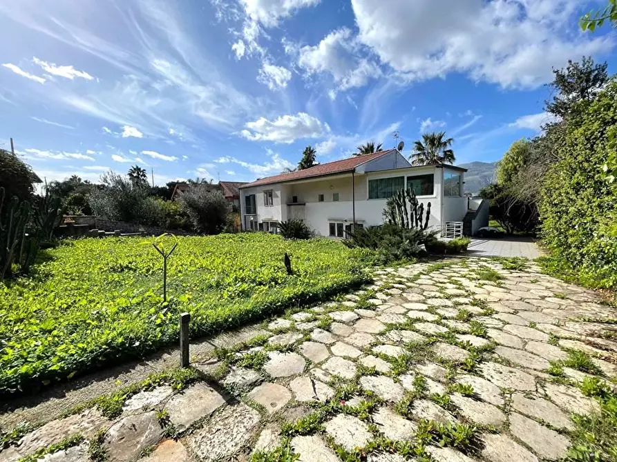 Immagine 1 di Villa in vendita  in Via Marinai Alliata 4B a Palermo
