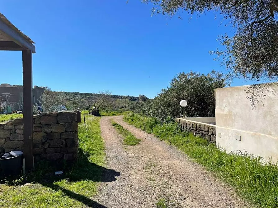 Immagine 24 di Villa in vendita  in Via Ruchia 28 a Pantelleria