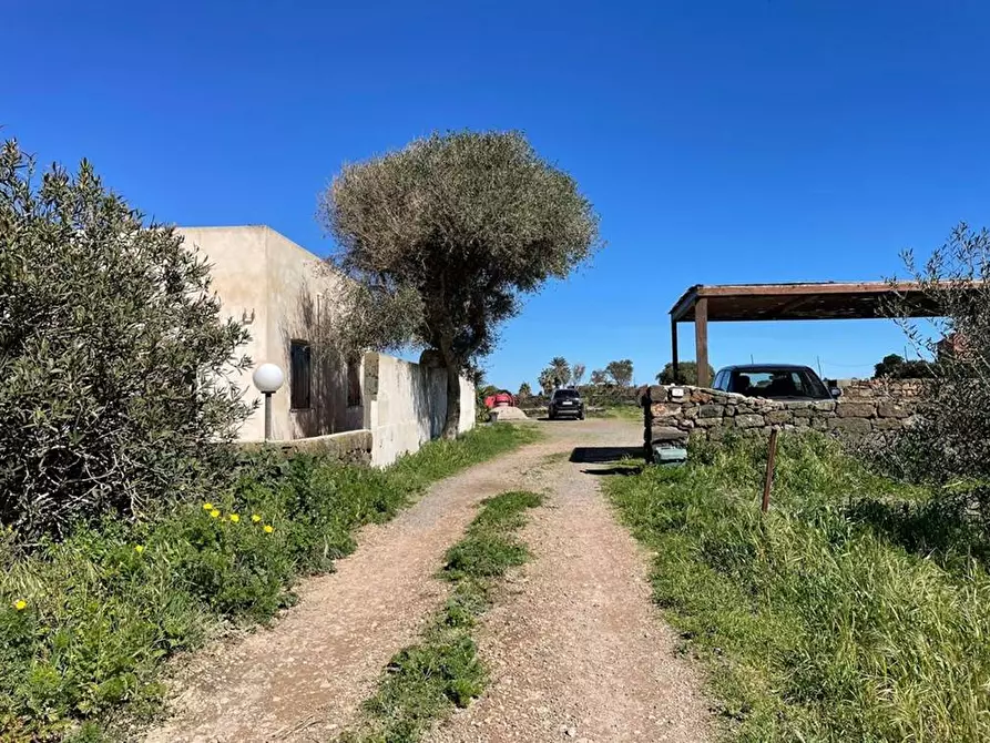 Immagine 25 di Villa in vendita  in Via Ruchia 28 a Pantelleria