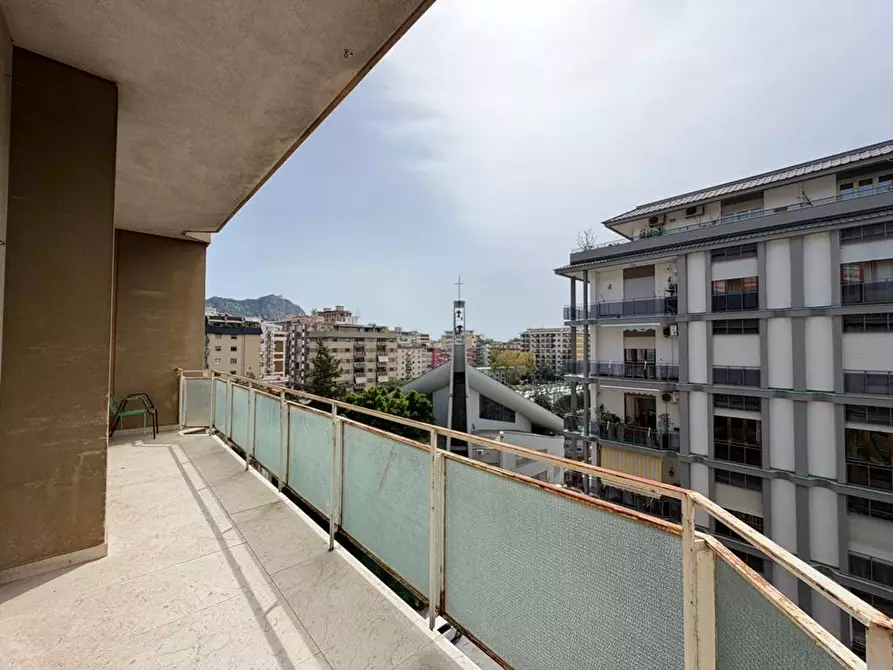 Immagine 5 di Appartamento in vendita  in Piazza Europa 36 a Palermo