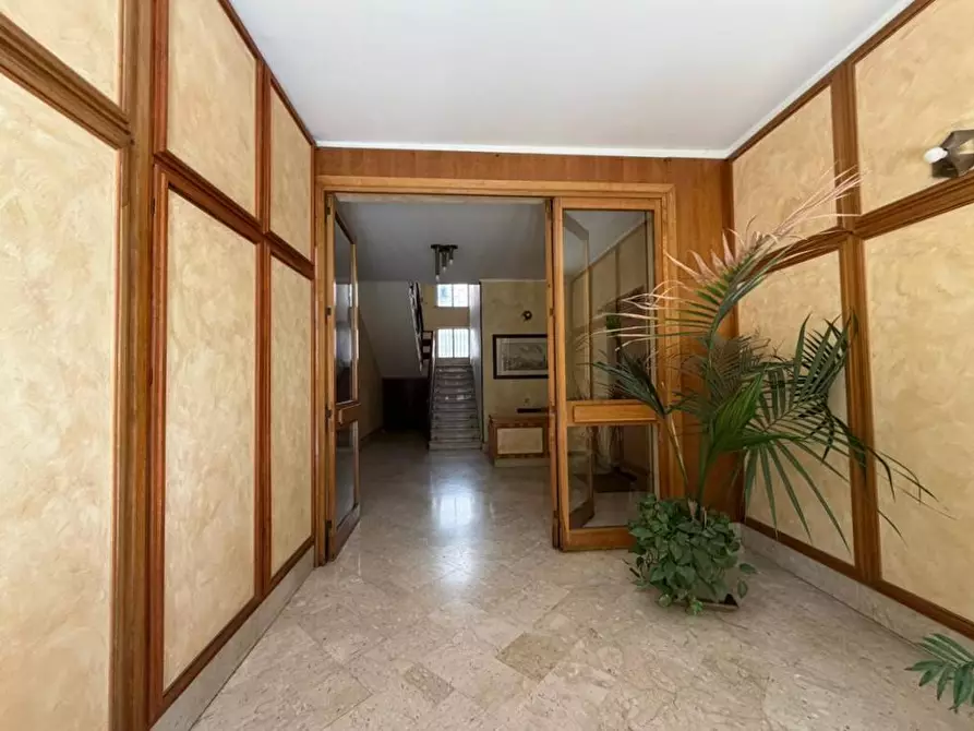 Immagine 38 di Appartamento in vendita  in Piazza Europa 36 a Palermo