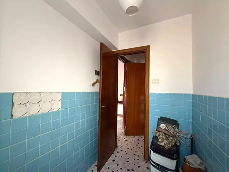 Immagine 10 di Ufficio in vendita  in Corso Camillo Finocchiaro Aprile 124 a Palermo