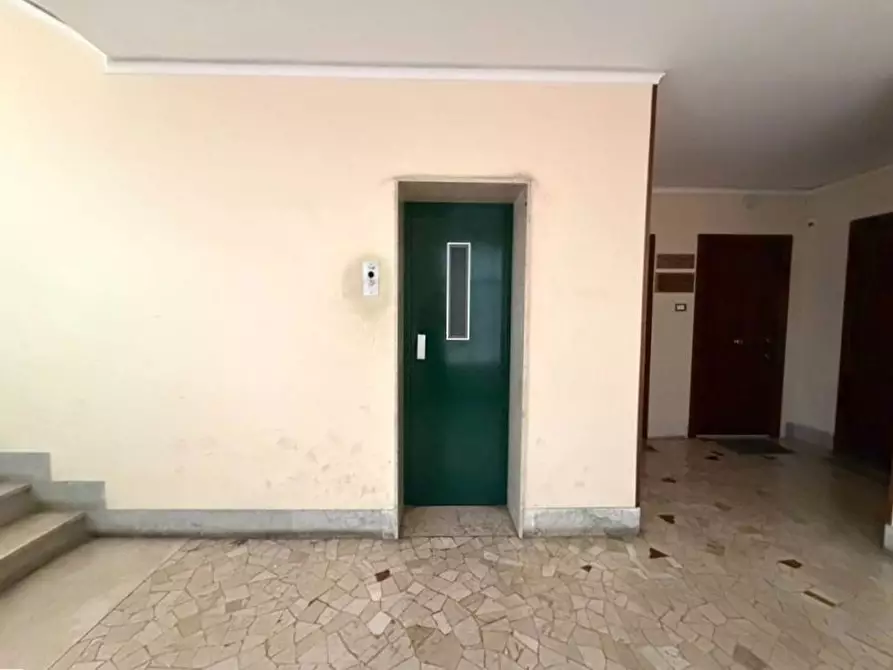 Immagine 12 di Ufficio in vendita  in Corso Camillo Finocchiaro Aprile 124 a Palermo