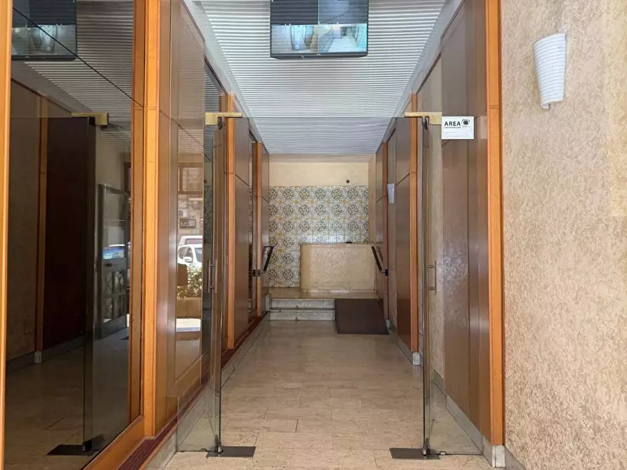 Immagine 14 di Ufficio in vendita  in Corso Camillo Finocchiaro Aprile 124 a Palermo