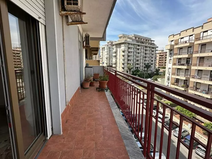 Immagine 2 di Appartamento in vendita  in Via Enrico Hassan 12 a Palermo