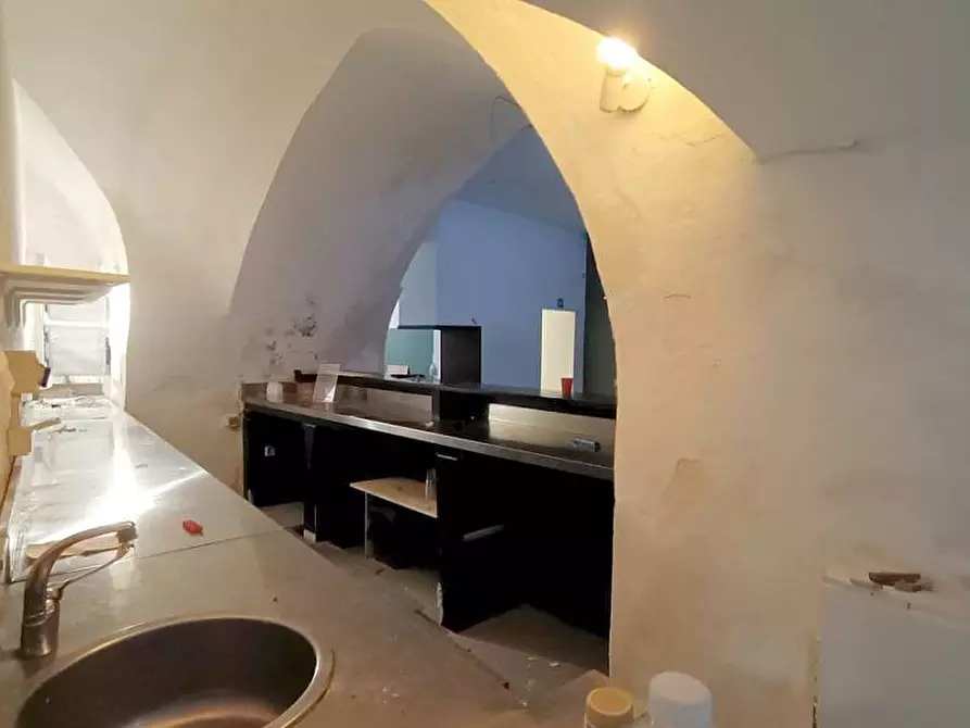 Immagine 7 di Locale commerciale in vendita  in Via San Basilio 37 a Palermo