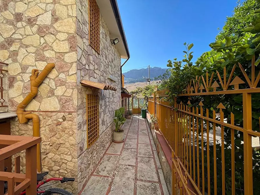 Immagine 3 di Villa in vendita  in Contrada Montagnola SNC a Monreale