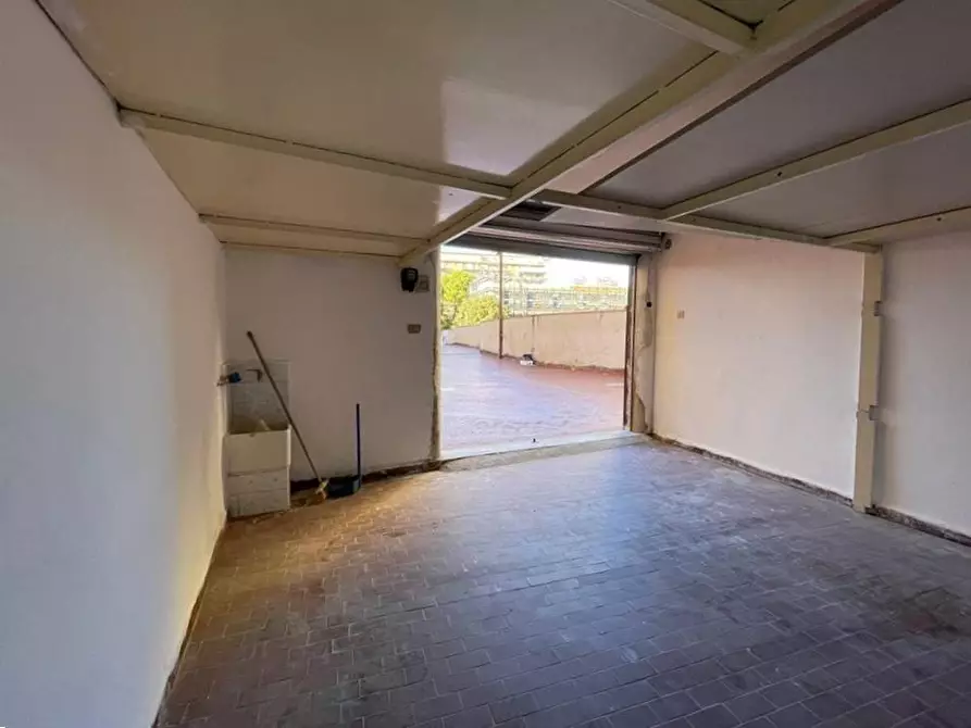 Immagine 3 di Box auto in vendita  in Via Ingegneros 110 a Palermo