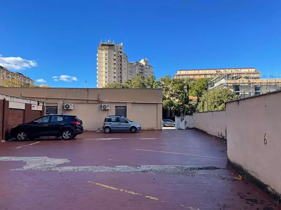 Immagine 6 di Box auto in vendita  in Via Ingegneros 110 a Palermo