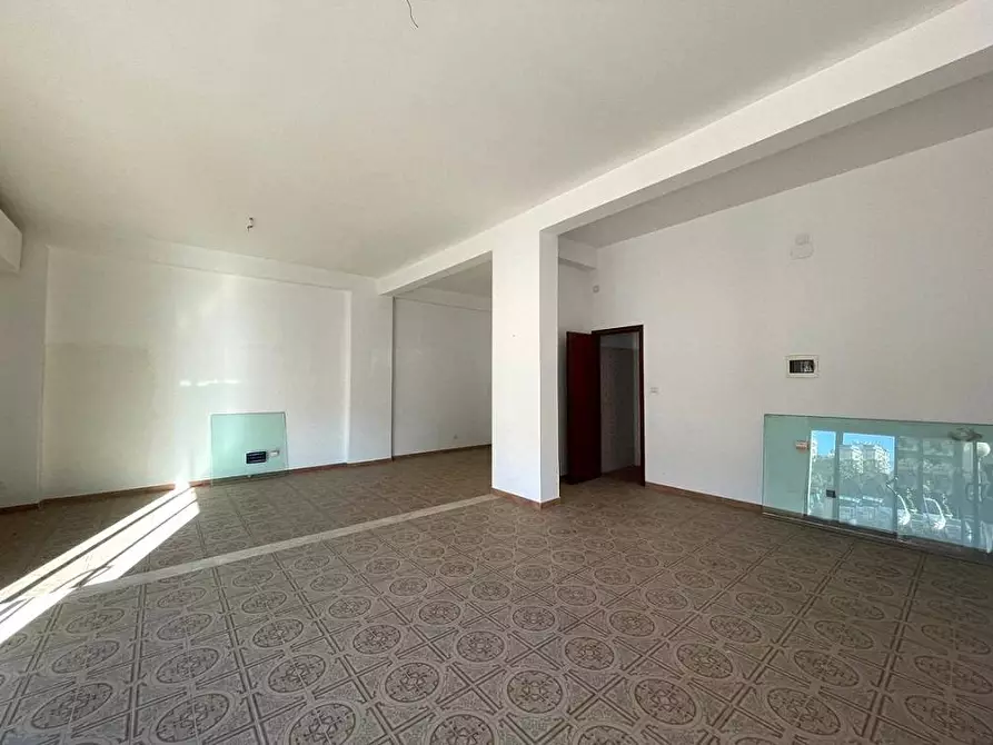 Immagine 2 di Locale commerciale in vendita  in piazza san marino 8 a Palermo