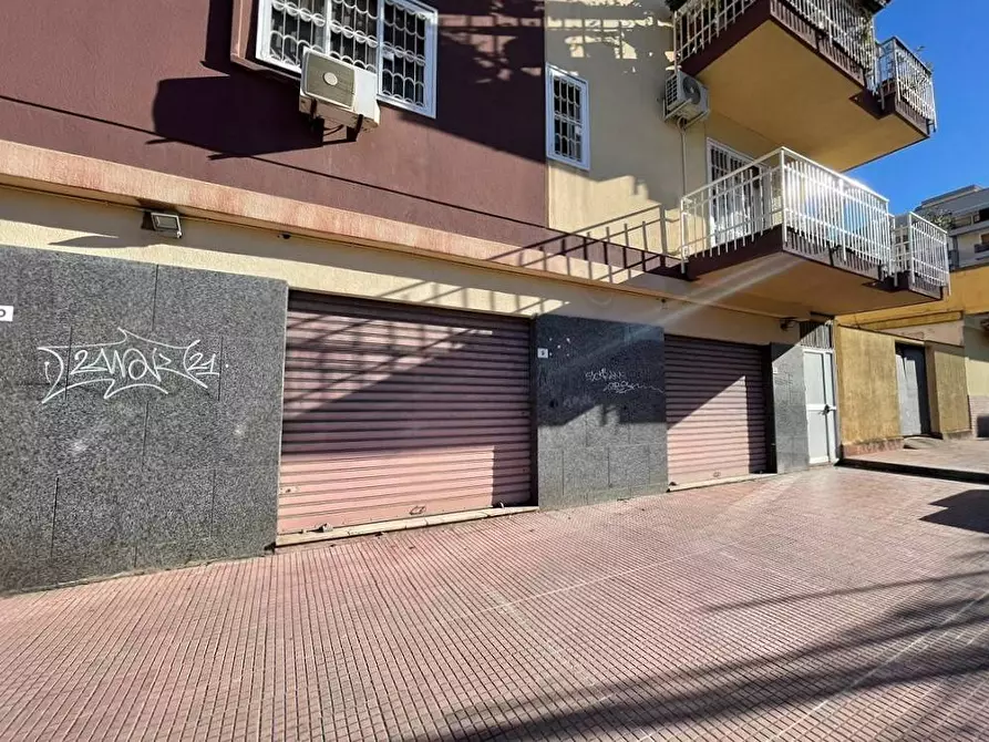 Immagine 14 di Locale commerciale in vendita  in piazza san marino 8 a Palermo