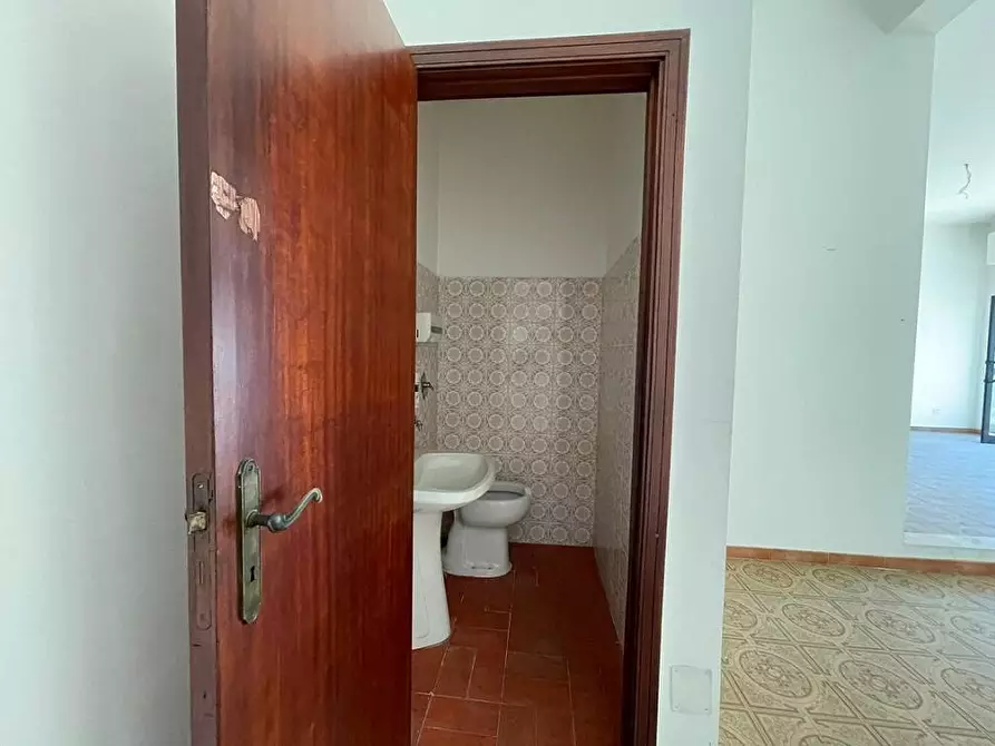 Immagine 5 di Locale commerciale in vendita  in piazza san marino 8 a Palermo