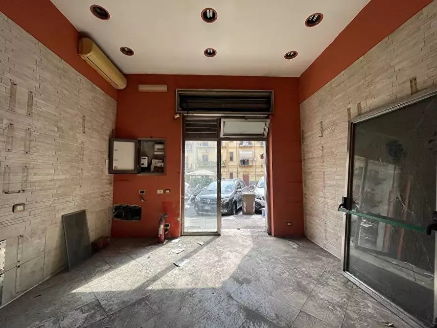Immagine 1 di Locale commerciale in vendita  in Piazza Nascè 4 a Palermo