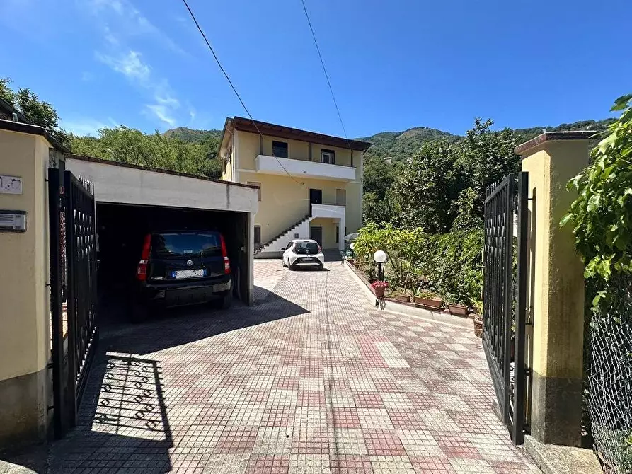 Immagine 2 di Villa in vendita  in Contrada Fiumara 40 a Tortorici