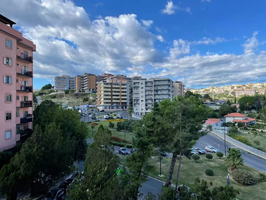 Immagine 10 di Appartamento in vendita  in VIALE DE FILIPPIS a Catanzaro