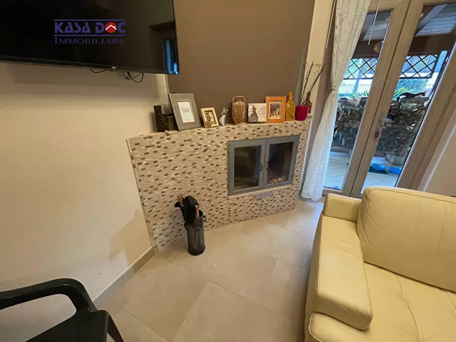 Immagine 4 di Villa in vendita  in Via Juzzolino a Amaroni