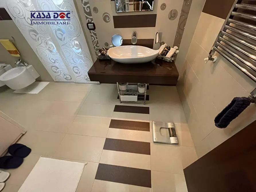 Immagine 11 di Villa in vendita  in Via Juzzolino a Amaroni