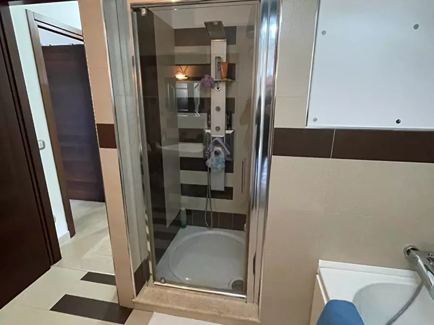 Immagine 12 di Villa in vendita  in Via Juzzolino a Amaroni