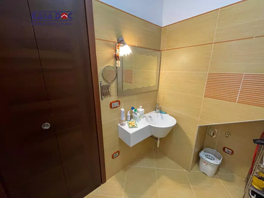 Immagine 18 di Villa in vendita  in Via Juzzolino a Amaroni