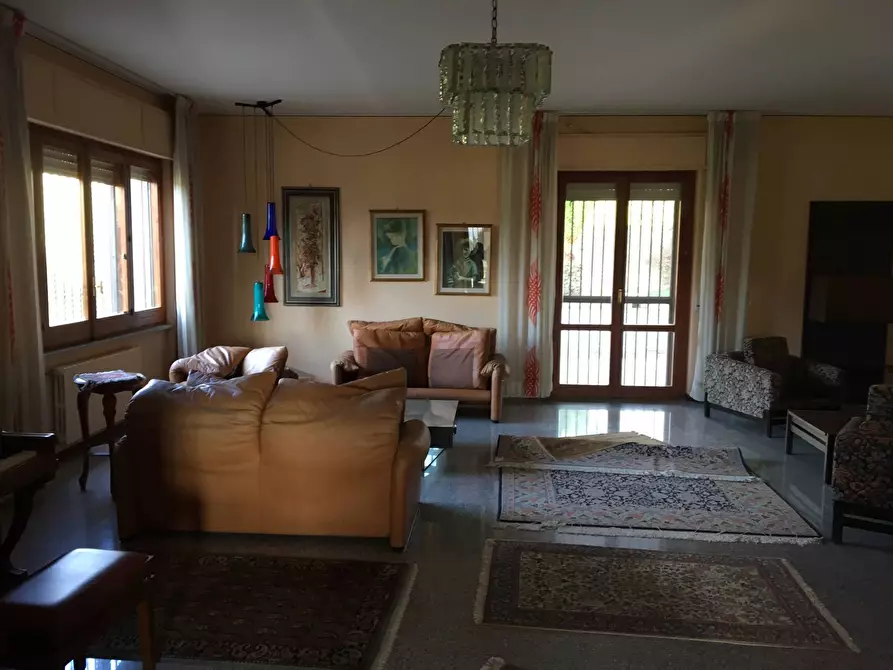 Immagine 1 di Villa in vendita  in Via Solferino a Catanzaro