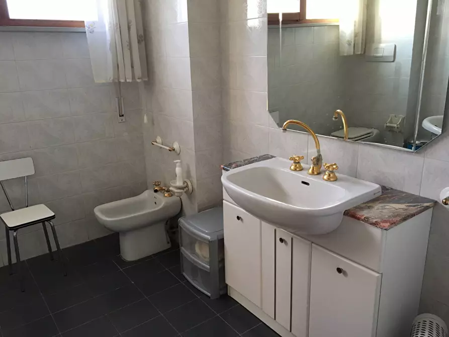 Immagine 13 di Villa in vendita  in Via Solferino a Catanzaro