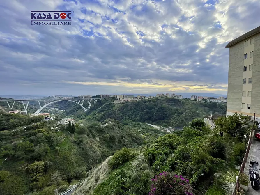 Immagine 6 di Appartamento in vendita  in Via Bruno Chimirri a Catanzaro