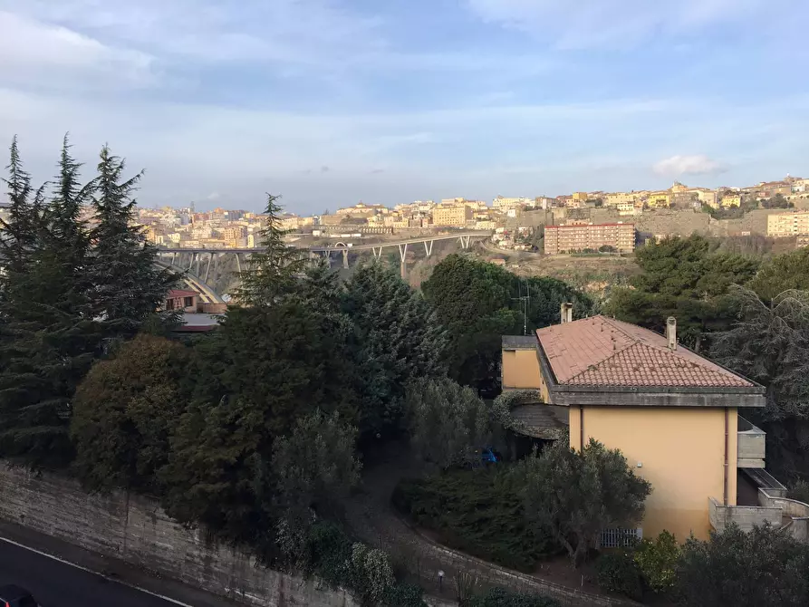 Immagine 14 di Appartamento in vendita  in Viale De Filippis a Catanzaro