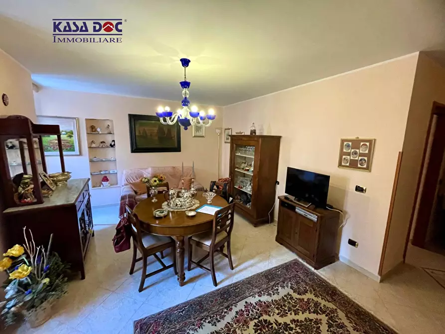 Immagine 1 di Appartamento in vendita  in Via Francesco Burza a Catanzaro