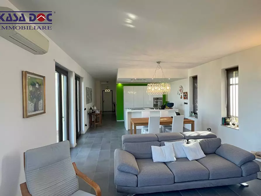 Immagine 17 di Villa in vendita  in Via M. A. Cassiodoro a Soverato