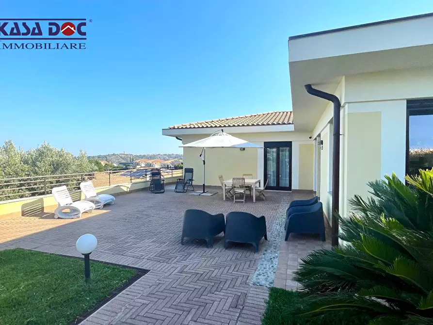 Immagine 2 di Villa in vendita  in Via M. A. Cassiodoro a Soverato