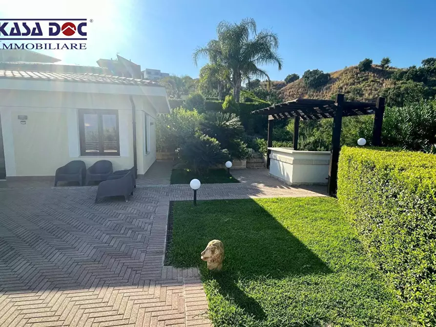 Immagine 6 di Villa in vendita  in Via M. A. Cassiodoro a Soverato