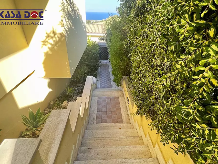 Immagine 28 di Villa in vendita  in Via M. A. Cassiodoro a Soverato