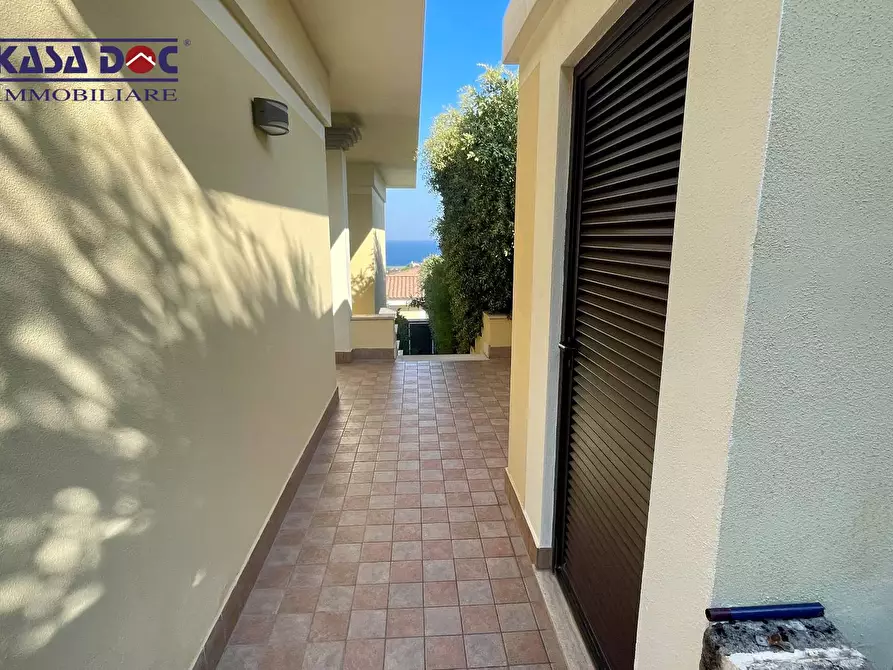 Immagine 32 di Villa in vendita  in Via M. A. Cassiodoro a Soverato