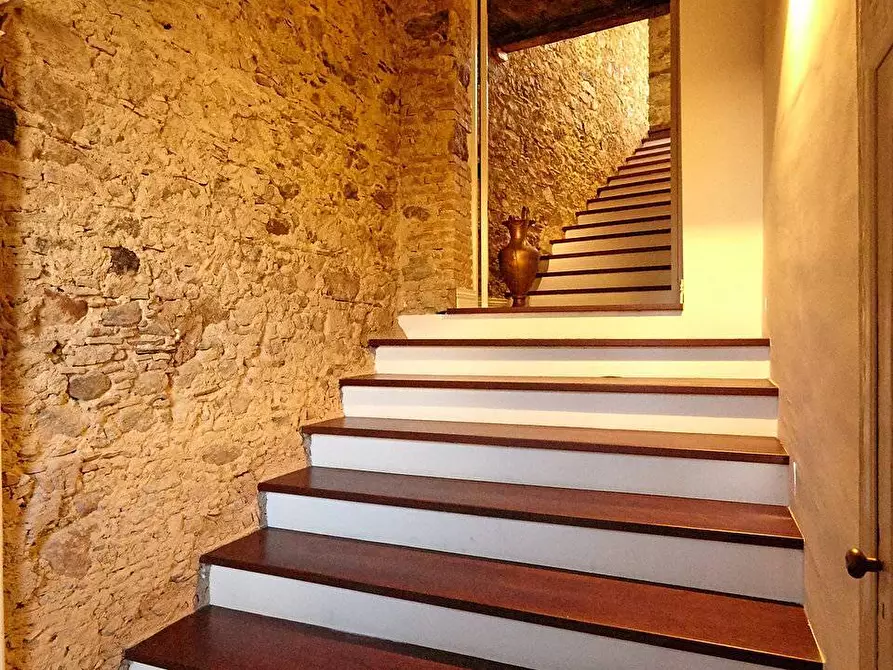 Immagine 5 di Appartamento in vendita  in Piazza Giacomo Matteotti a Amaroni