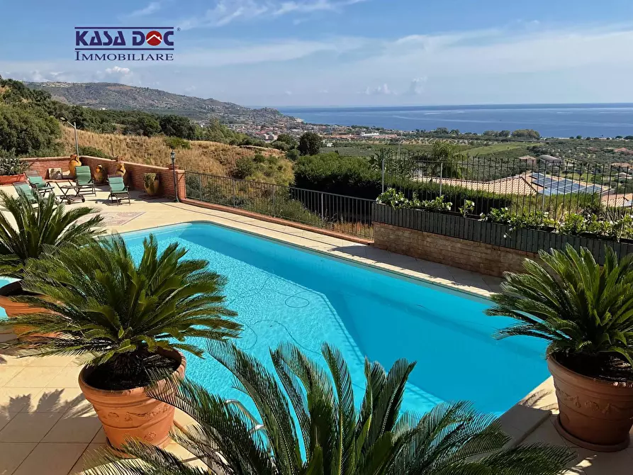 Immagine 6 di Villa in vendita  in Via M. A. Cassiodoro a Catanzaro