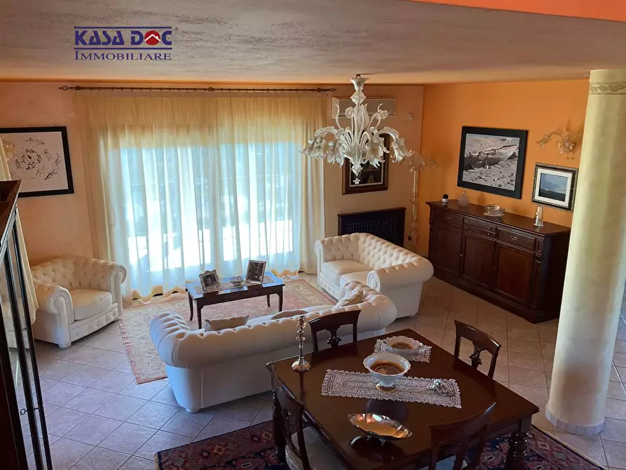 Immagine 19 di Villa in vendita  in Via M. A. Cassiodoro a Catanzaro
