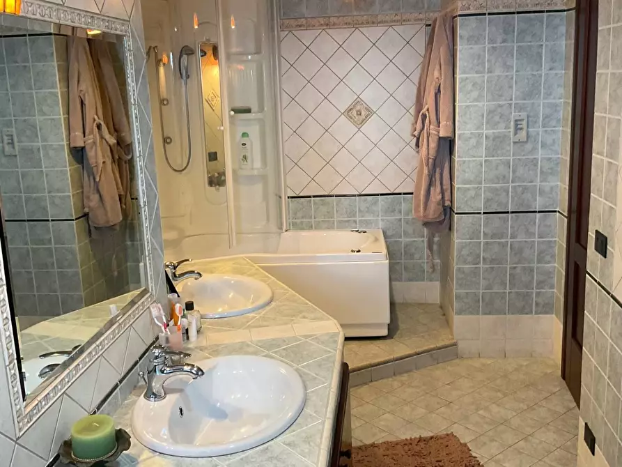 Immagine 25 di Villa in vendita  in Via M. A. Cassiodoro a Catanzaro