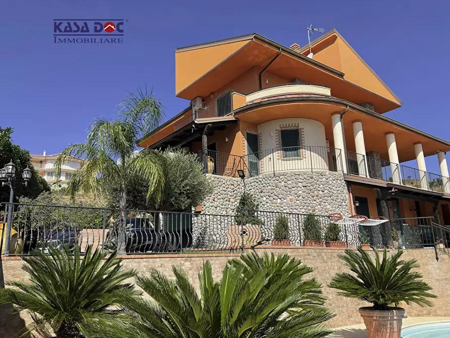 Immagine 52 di Villa in vendita  in Via M. A. Cassiodoro a Catanzaro