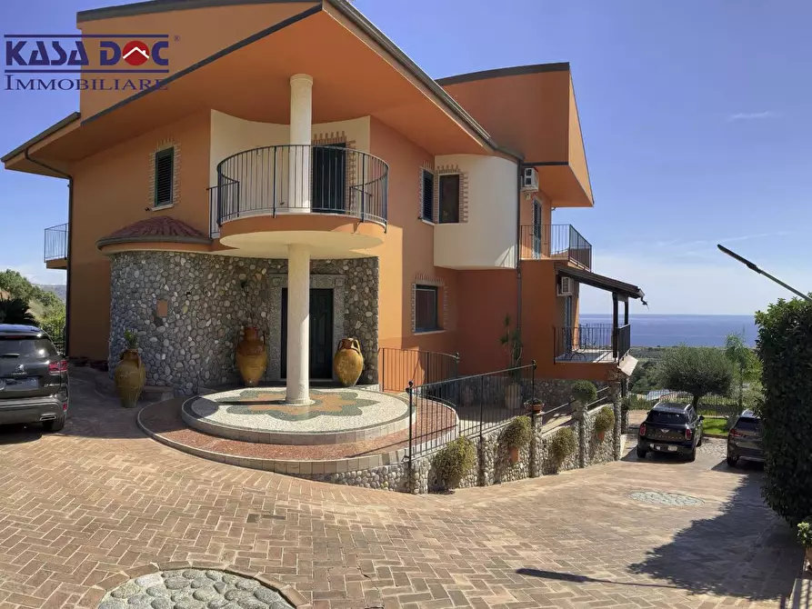 Immagine 53 di Villa in vendita  in Via M. A. Cassiodoro a Catanzaro