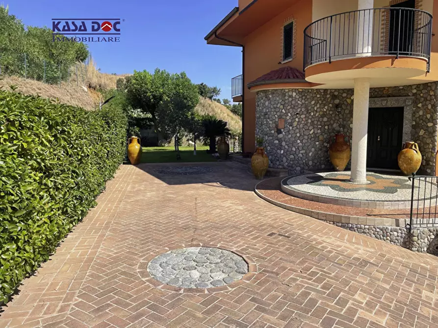 Immagine 57 di Villa in vendita  in Via M. A. Cassiodoro a Catanzaro