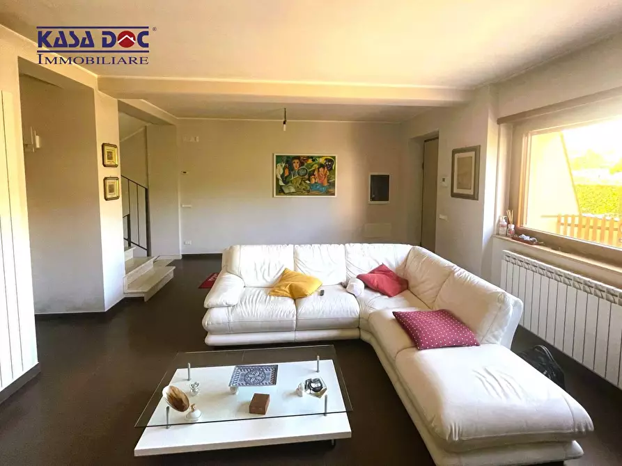 Immagine 1 di Villa in vendita  in Viale Fiume Busento a Catanzaro